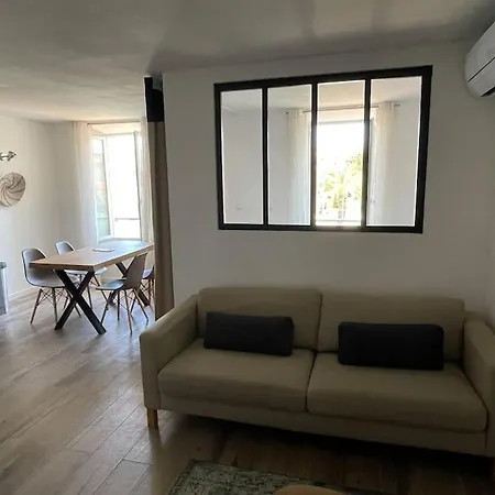 Tres Bel Appartement, Port Sanary, * Sanary-sur-Mer