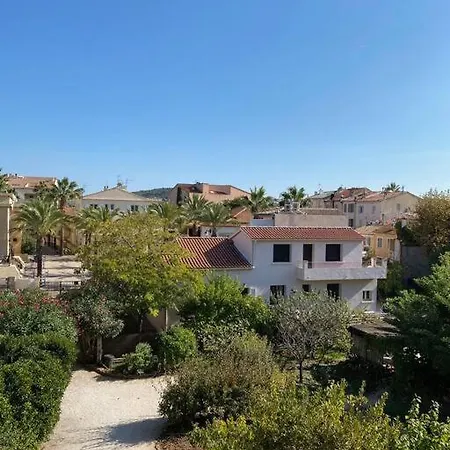 Tres Bel Appartement, Port Sanary, *